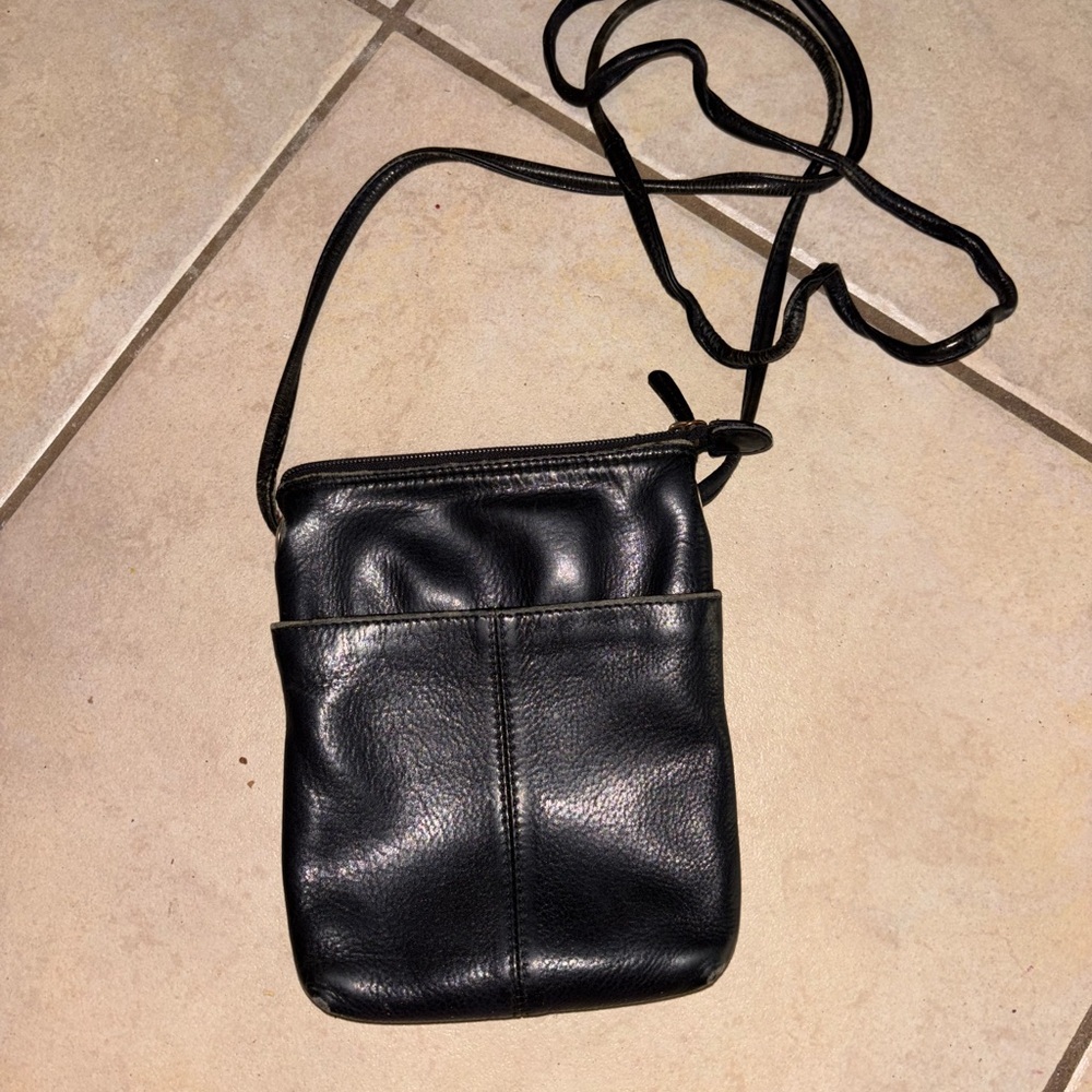 Vintage Real Sleek Black Leather Crossbody Bag red Interior
